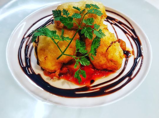 鱧のビールフリット、夏野菜のカポナータと共に